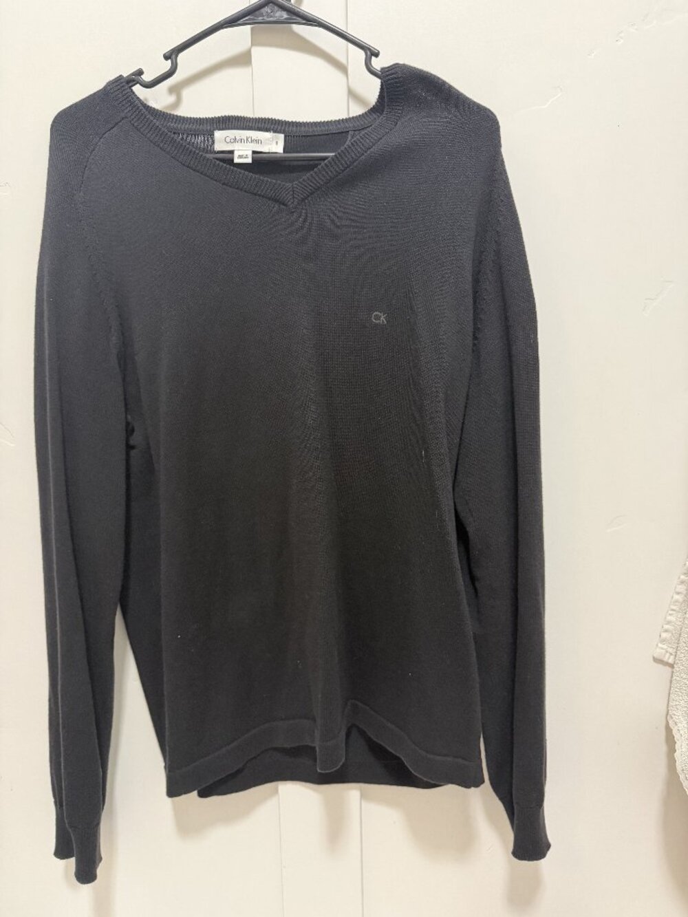 Calvin Klein Mens Black V-Neck Sweater Small Long Sleeve Pullover CK Logo